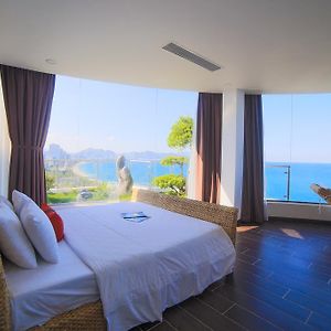 The Light Hotel Nha Trang